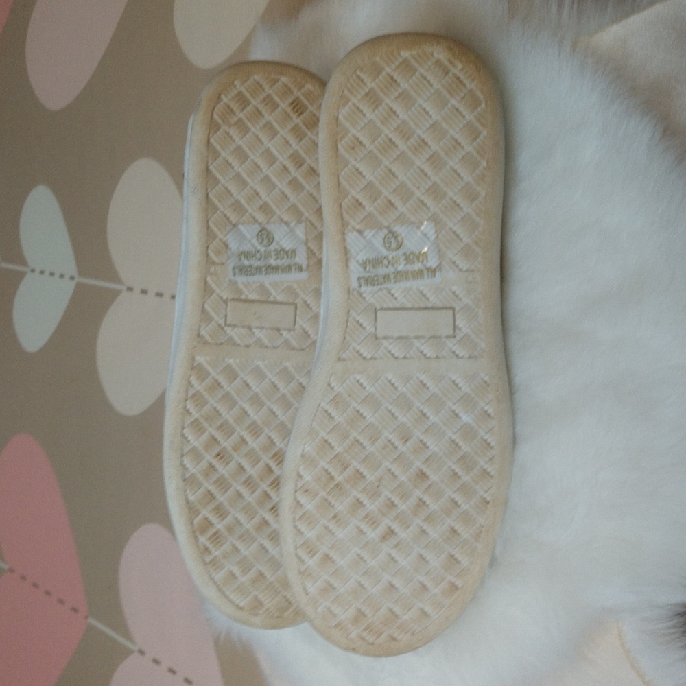 Chase & Chloe Huarache style shoes. Size 5.5 - Picture 7 of 7